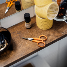Nůžky classic na nehty se zahnutými čepelemi 10 cm - 1075058 - Fiskars